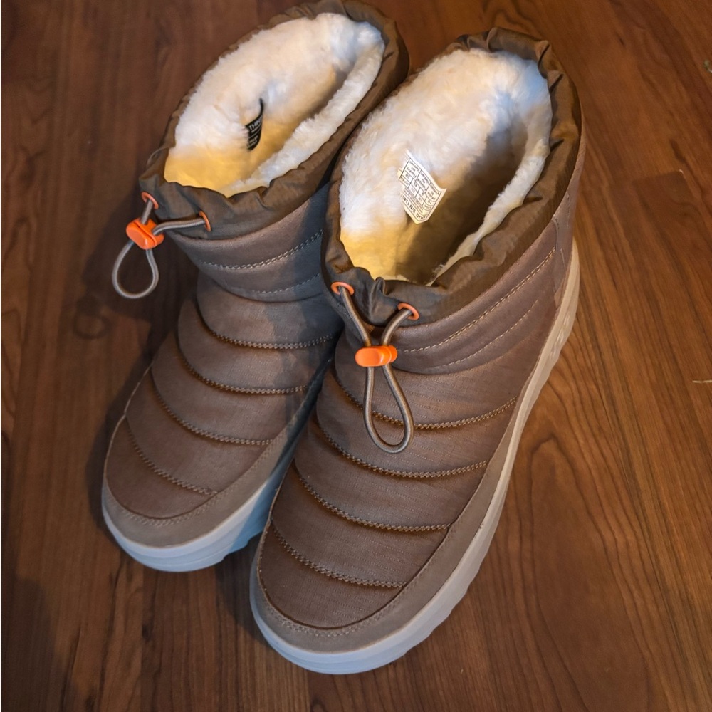 UGG Chestnut Maxxer Mini Boots